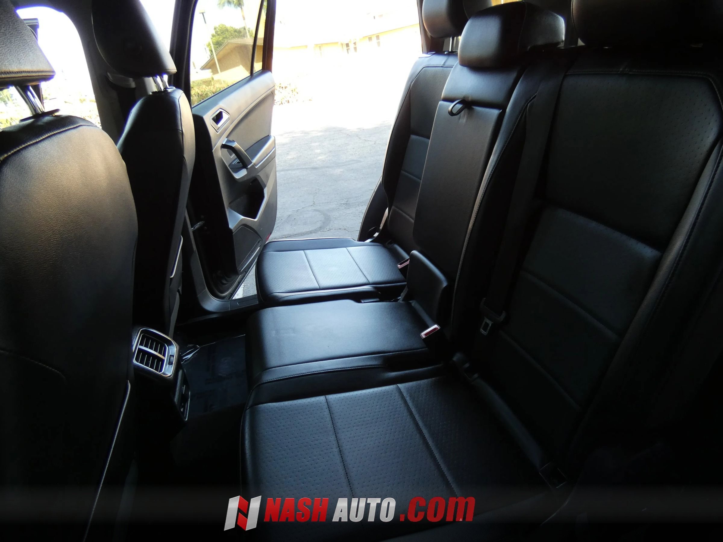 Used 2018 Volkswagen Tiguan SE w/ Panoramic Sunroof Package AWD/4WD image 44