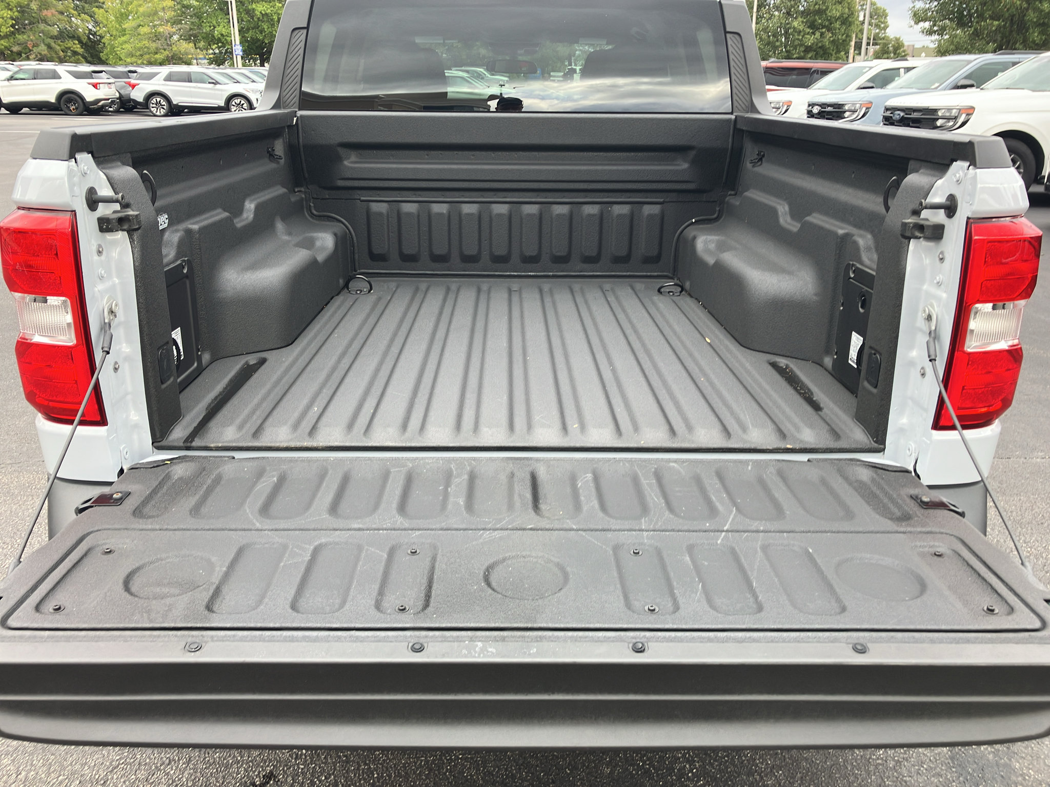 Used 2025 Ford Maverick XLT w/ Equipment Group 302A AWD/4WD image 7