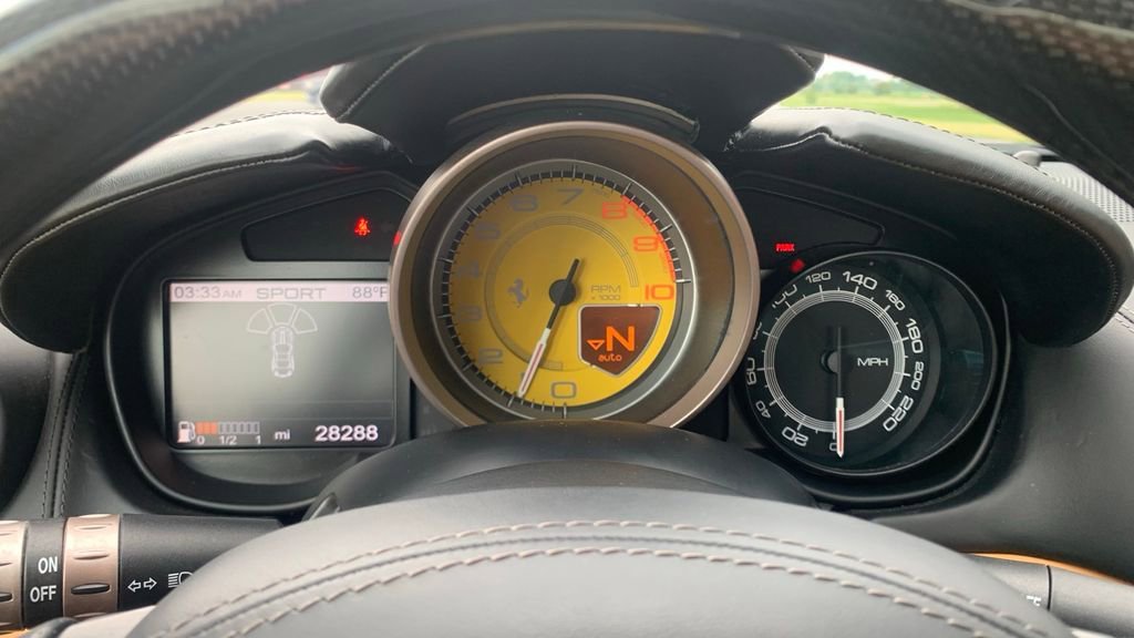 Used 2014 Ferrari California image 21