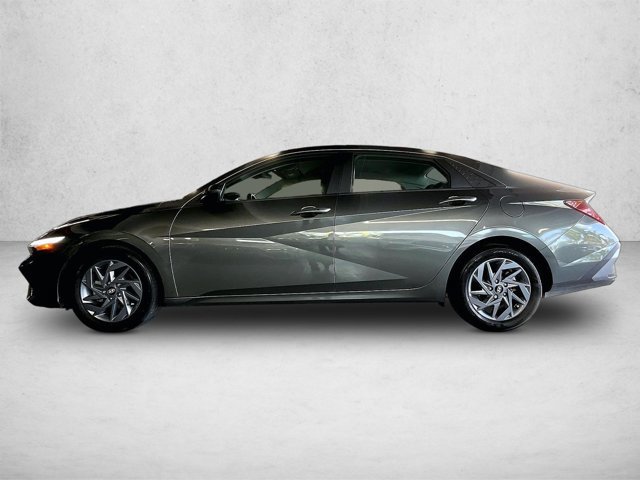 Used 2024 Hyundai Elantra SEL FWD image 4