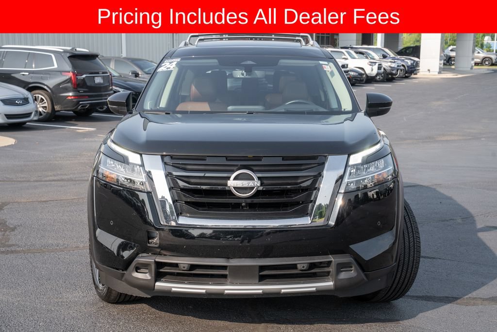 Used 2024 Nissan Pathfinder Platinum AWD/4WD image 2