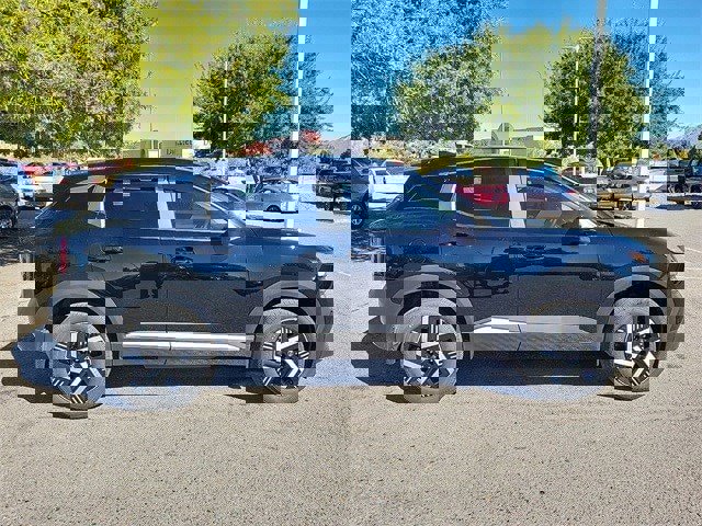 New 2025 Nissan Kicks SV image 2