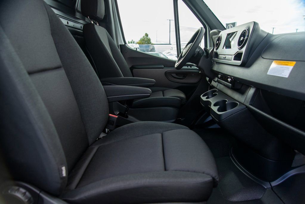 Used 2024 Mercedes-Benz Sprinter 3500 image 29