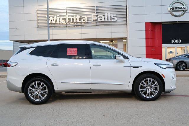 Used 2023 Buick Enclave Essence w/ Experience Buick Package FWD image 5