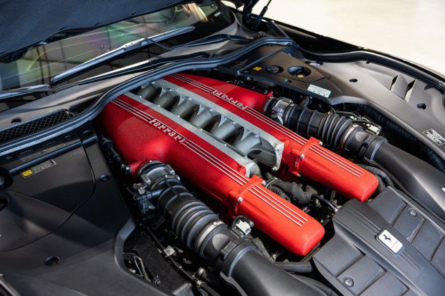 Used 2015 Ferrari F12 Berlinetta RWD image 28