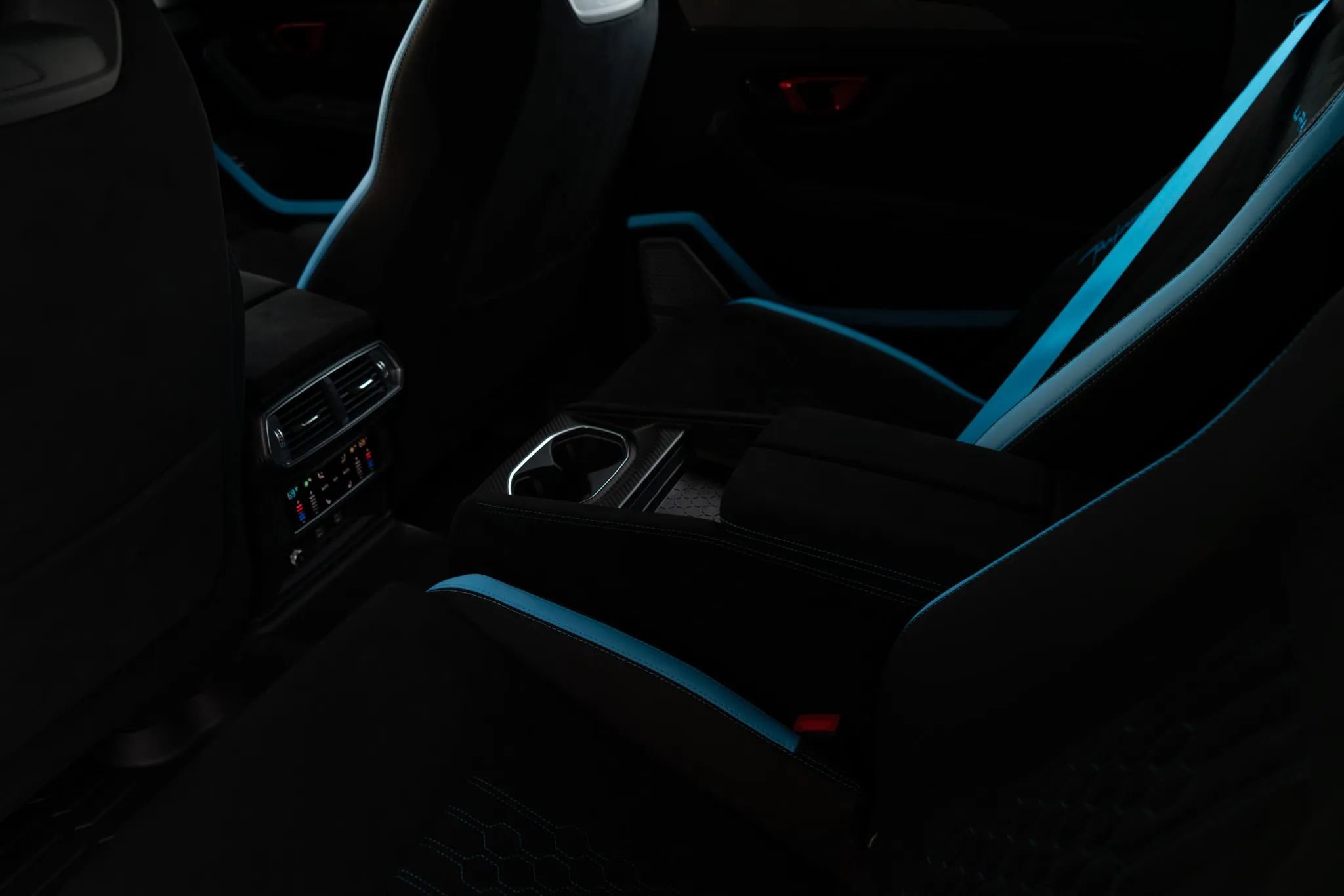 Used 2024 Lamborghini Urus Performante AWD/4WD image 68