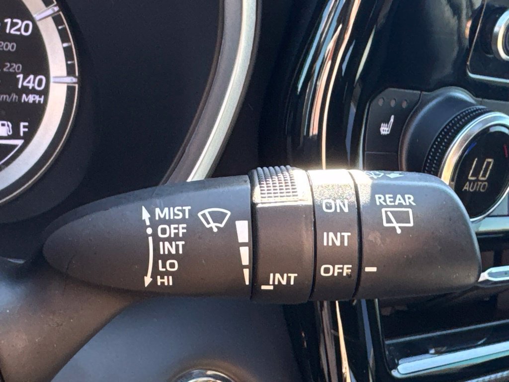Used 2022 Toyota Highlander XSE AWD/4WD image 14