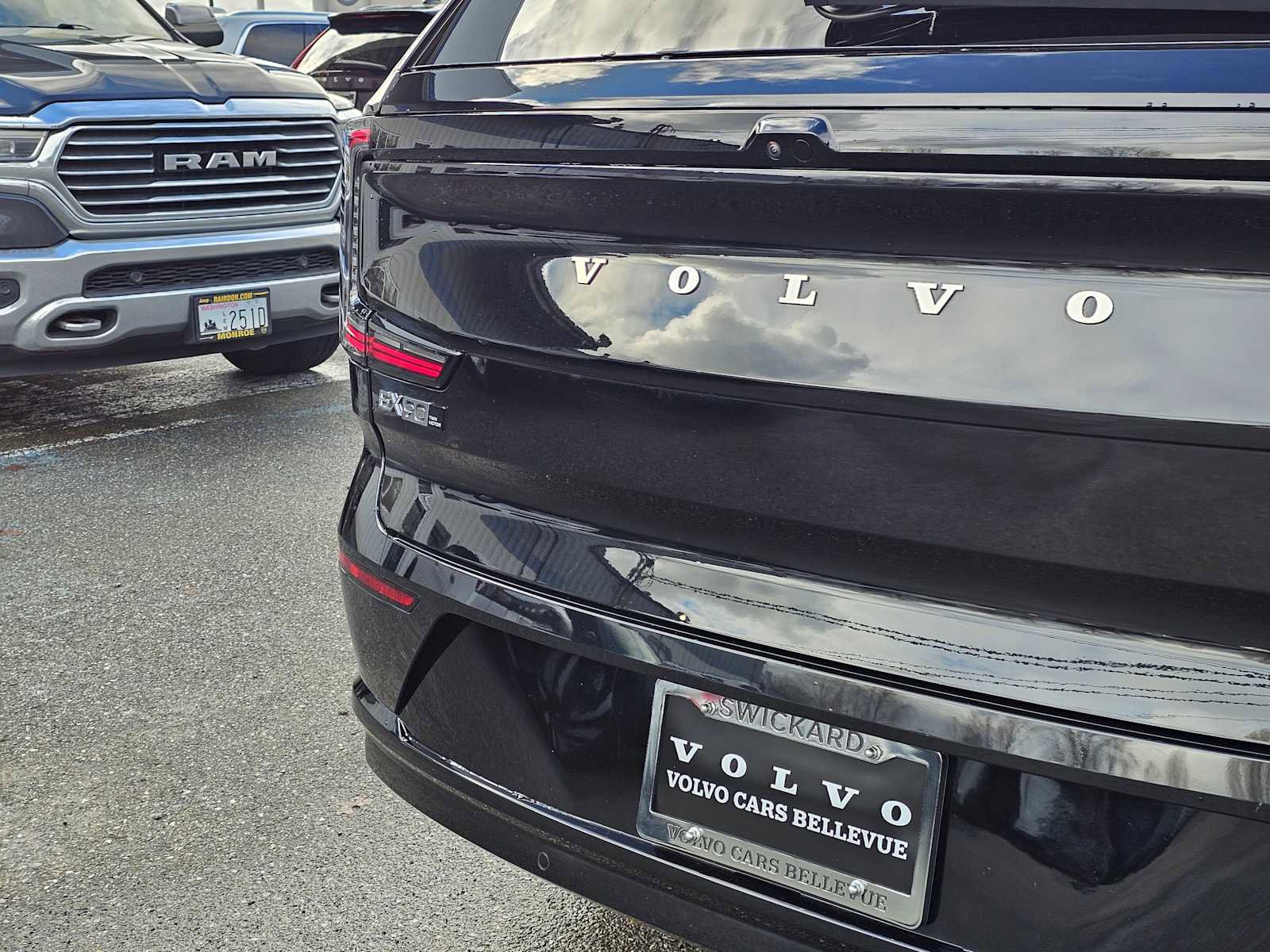 Used 2025 Volvo EX90 Ultra image 16