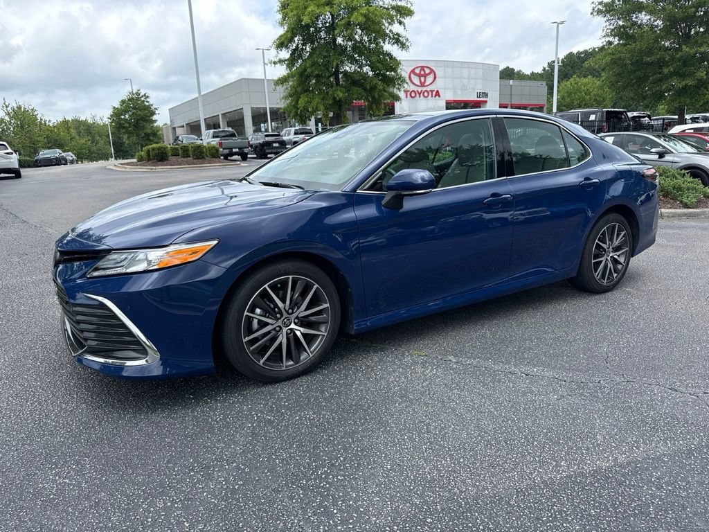 Used 2023 Toyota Camry XLE w/ Navigation Package FWD image 1