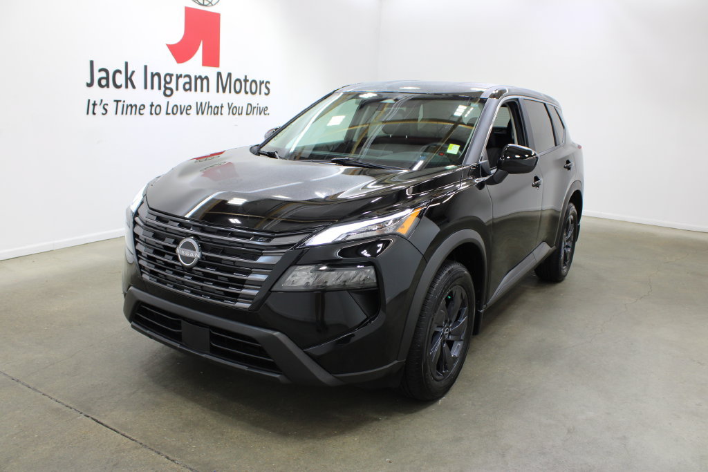 Used 2026 Nissan Rogue SV FWD image 2