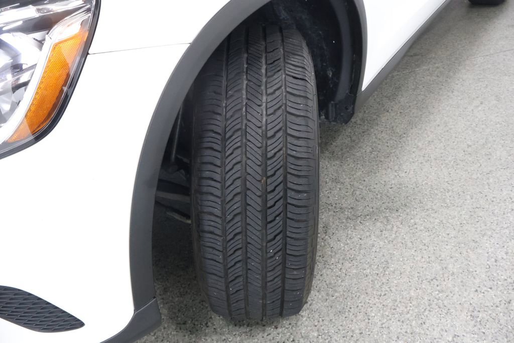 Used 2020 Mercedes-Benz GLC 300 4MATIC image 4