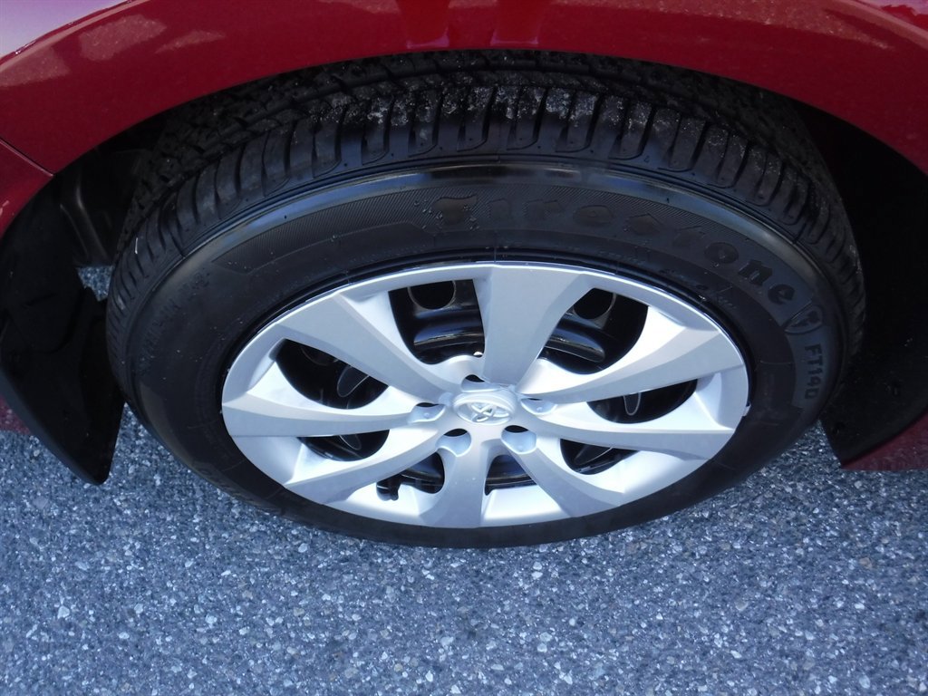 Used 2025 Toyota Corolla LE image 4