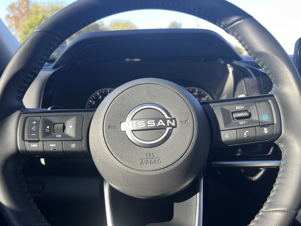 Used 2022 Nissan Pathfinder SV w/ SV Black Package image 19