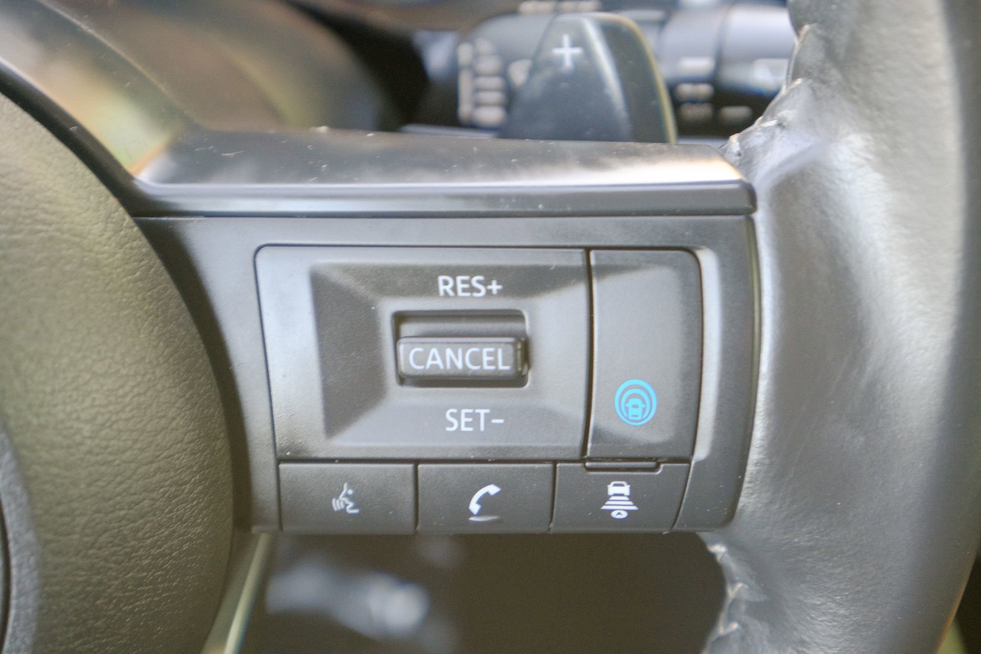 Used 2025 Nissan Pathfinder SV image 35