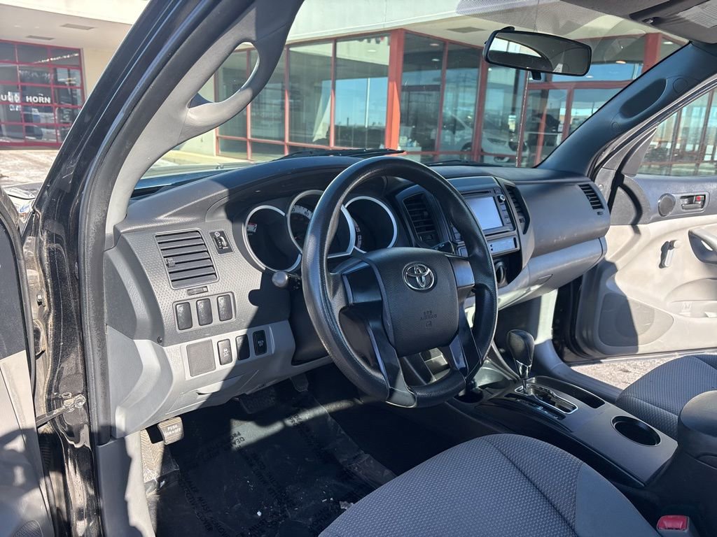 Used 2014 Toyota Tacoma 4x4 Regular Cab image 39
