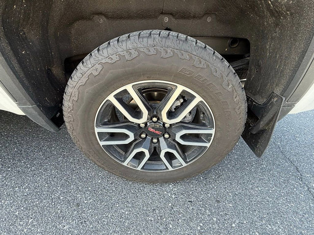 Used 2025 GMC Sierra 1500 AT4 w/ Technology Package AWD/4WD image 19