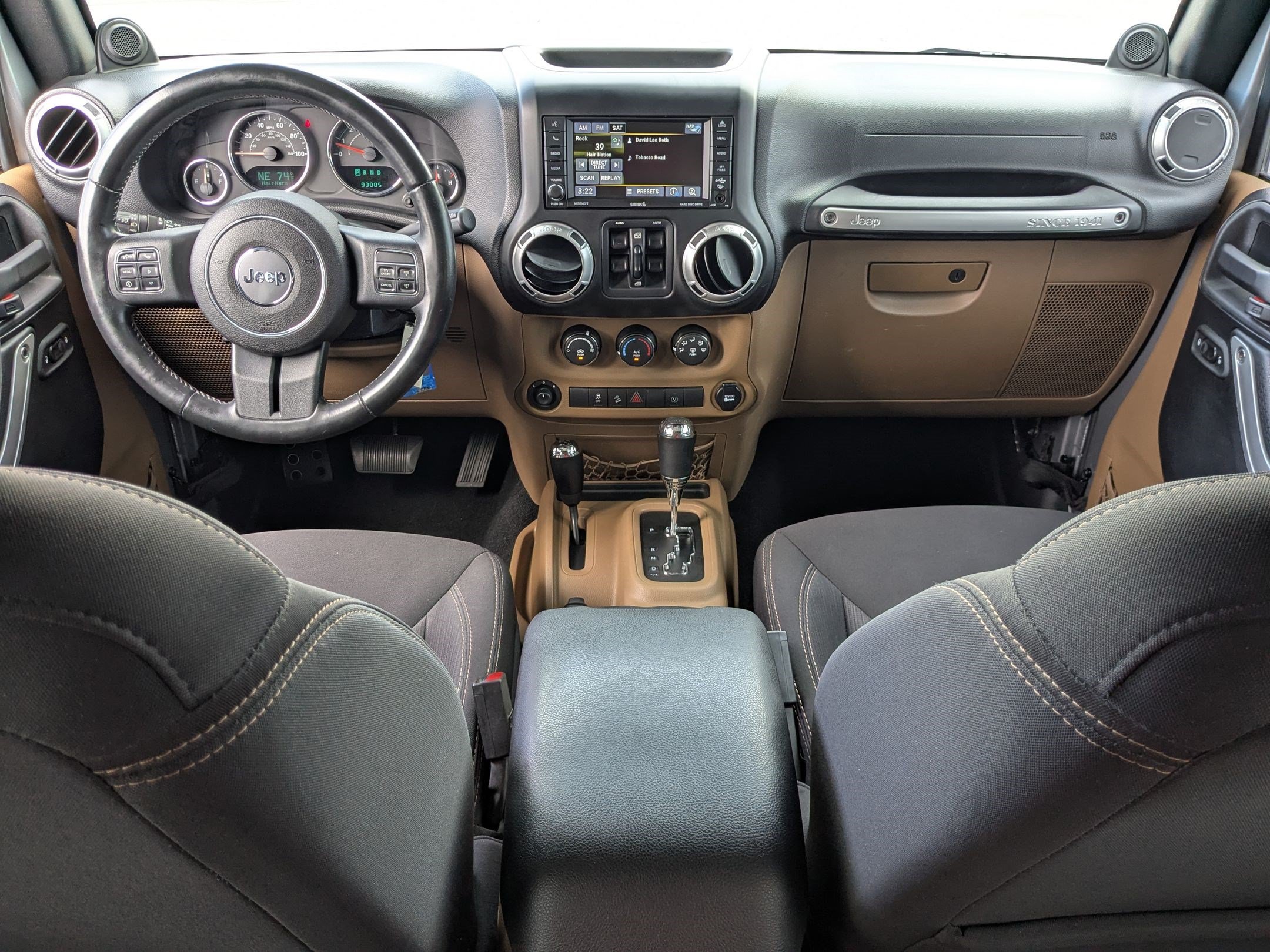 Used 2014 Jeep Wrangler Unlimited Sahara w/ Max Tow Package AWD/4WD image 31