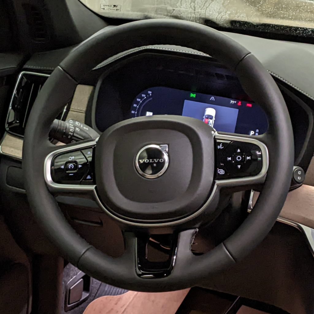New 2026 Volvo XC90 B5 Plus AWD/4WD image 15