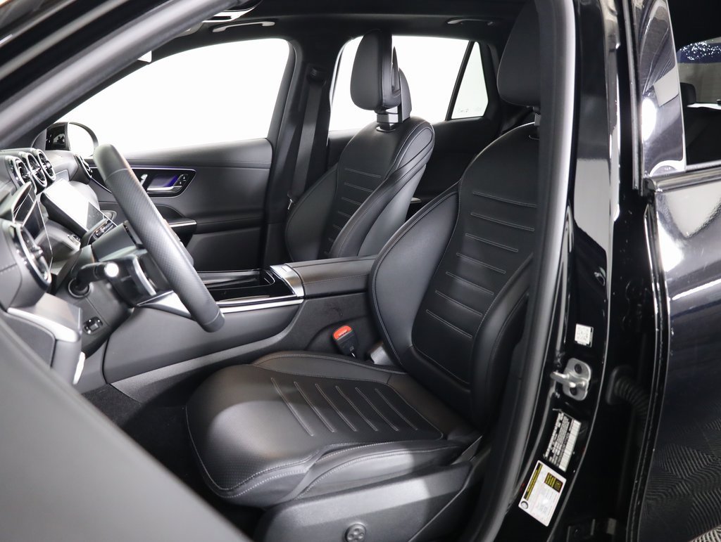 Used 2024 Mercedes-Benz GLC 300 4MATIC image 30