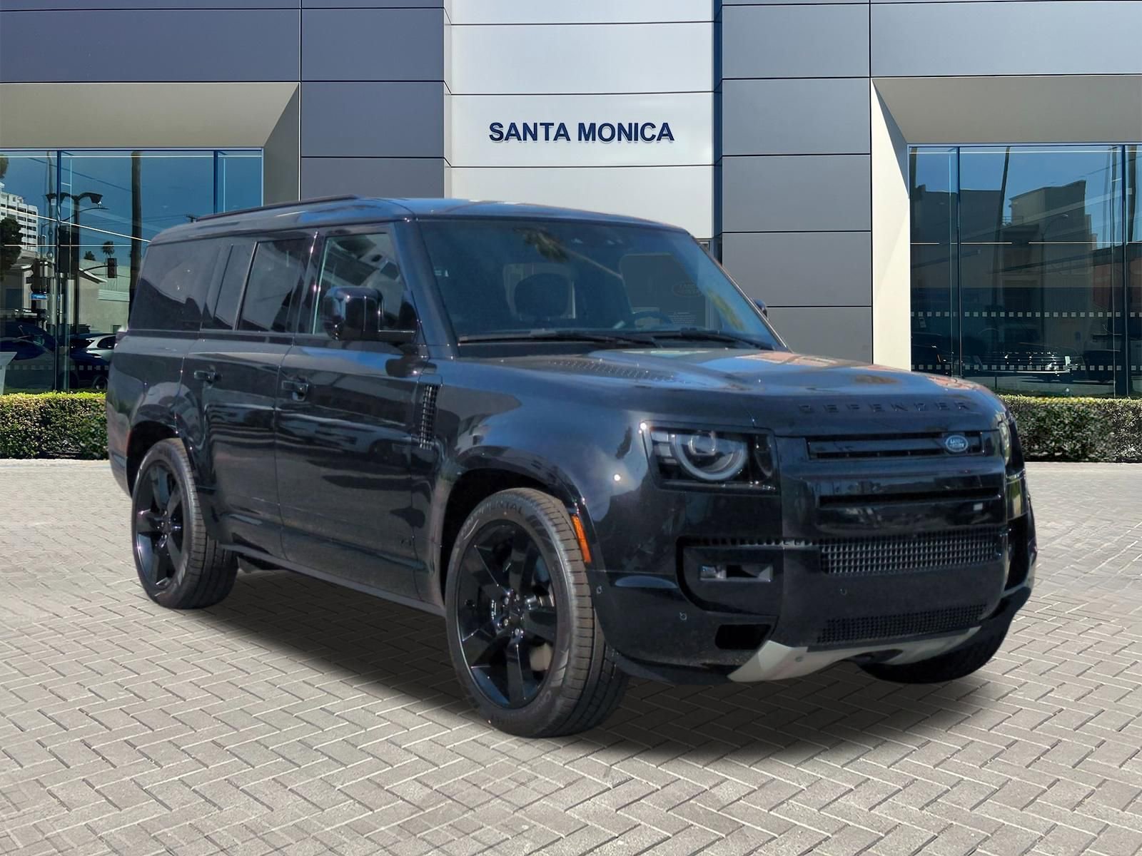 New 2026 Land Rover Defender 130 V8 image 7