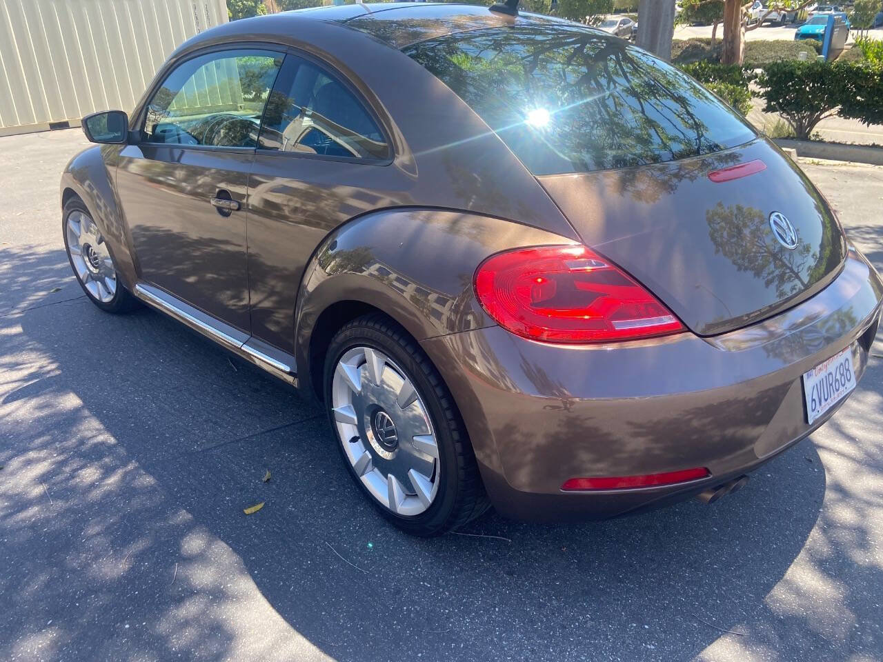 Used 2012 Volkswagen Beetle 2.5 image 2