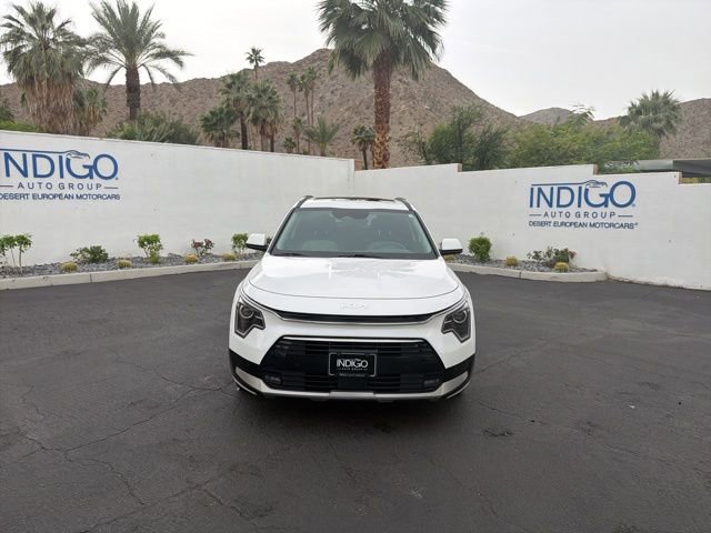 Used 2023 Kia Niro SX image 2