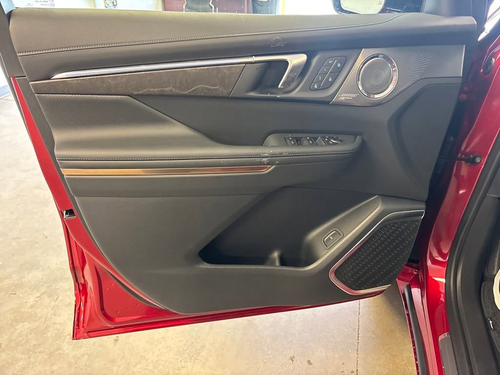 New 2025 Buick Enclave Avenir w/ Super Cruise Package image 21