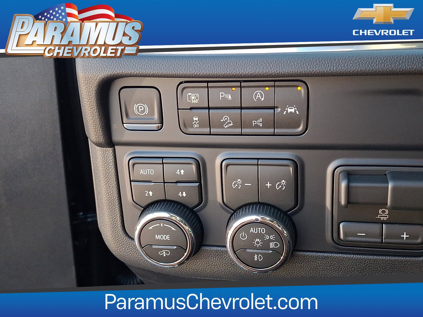 New 2026 Chevrolet Suburban High Country AWD/4WD image 16