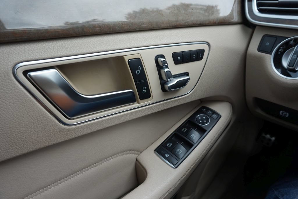 Used 2015 Mercedes-Benz E 350 Sedan image 36