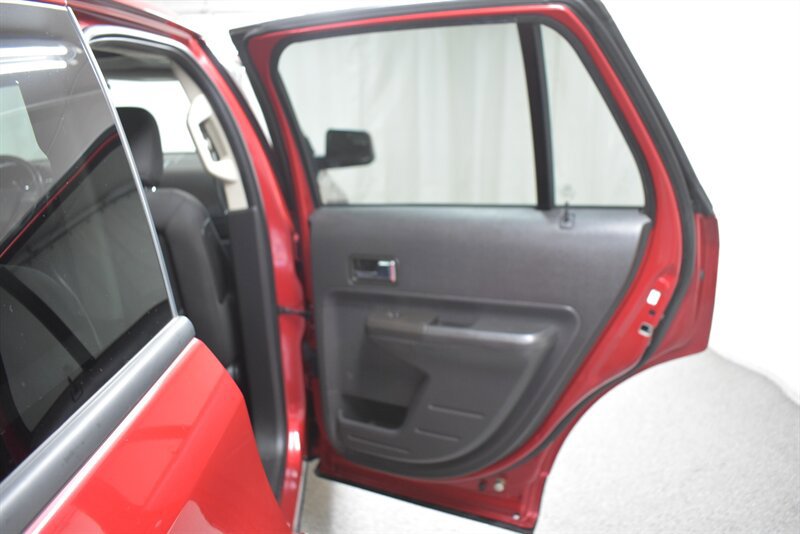 Used 2010 Ford Edge SEL FWD image 28