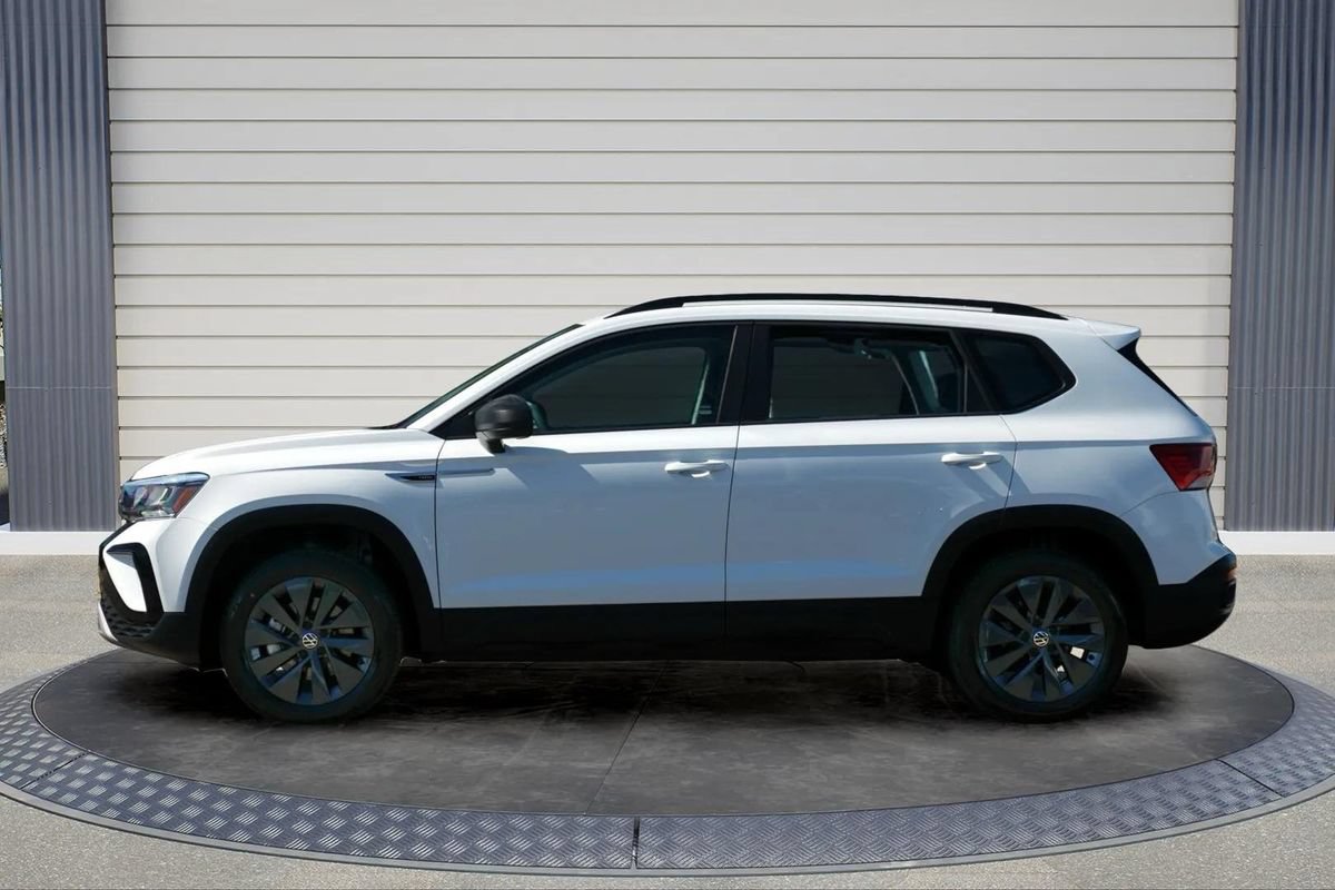 Used 2022 Volkswagen Taos S FWD image 4