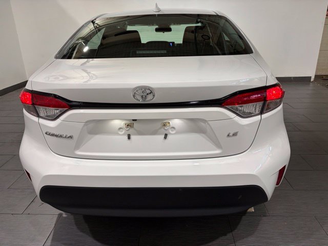 Used 2024 Toyota Corolla LE FWD image 4
