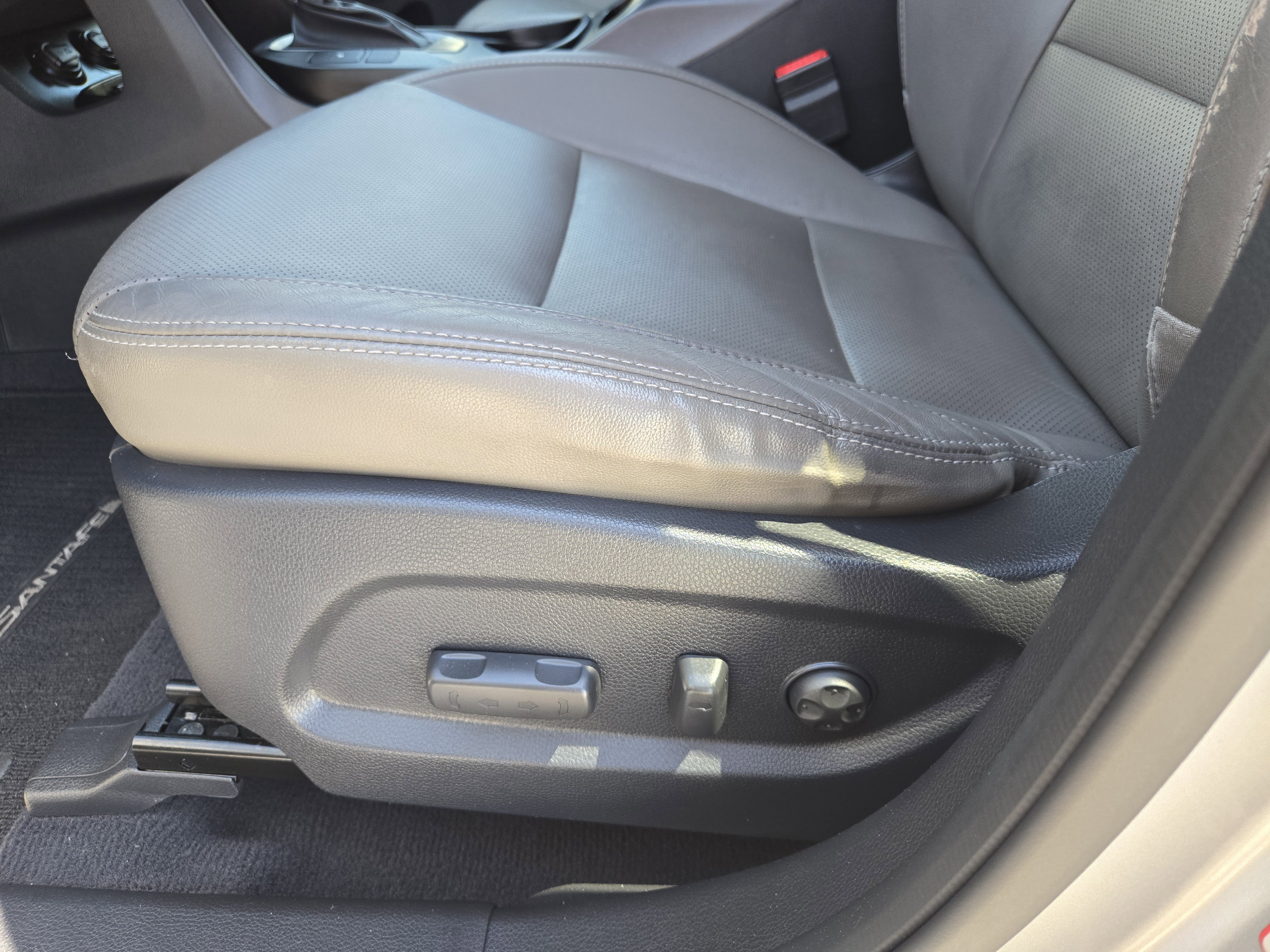 Used 2016 Hyundai Santa Fe SE w/ Option Group 02 image 25