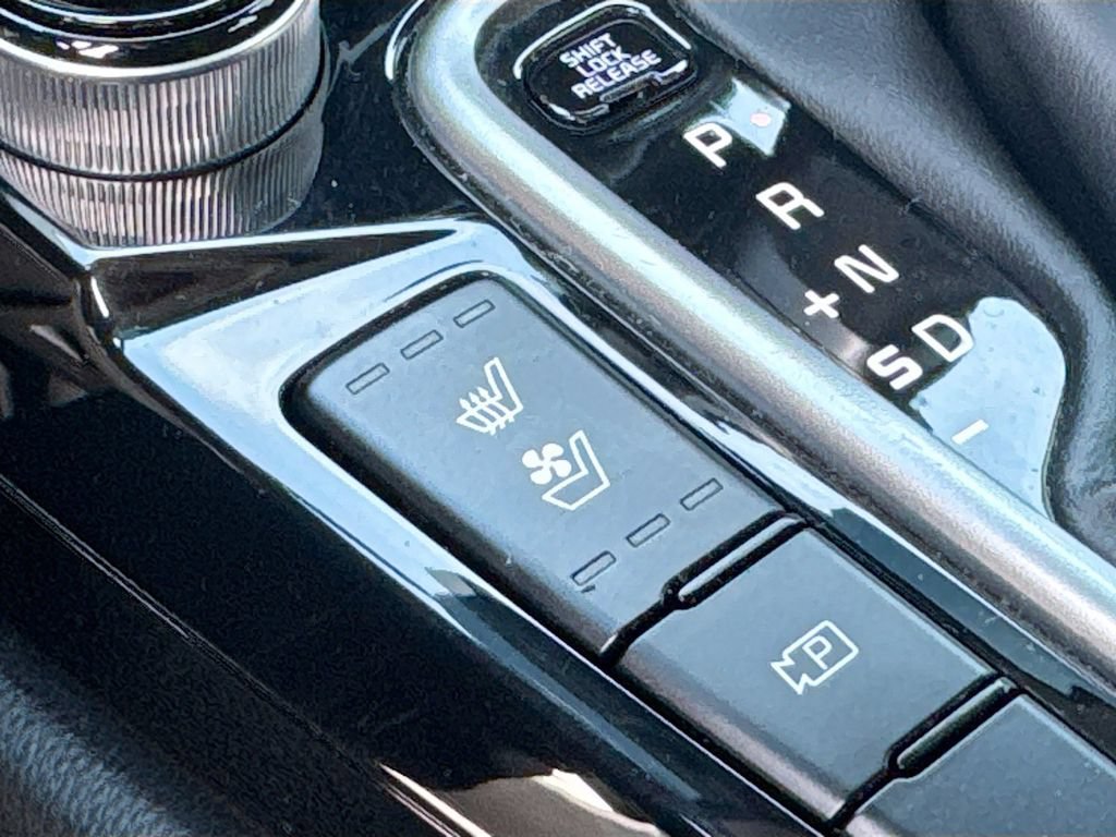 Certified 2024 Kia Seltos SX w/ SX Sunroof Package AWD/4WD image 24