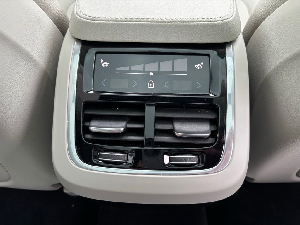 Used 2023 Volvo XC90 B6 Plus w/ Protection Package Premier image 21