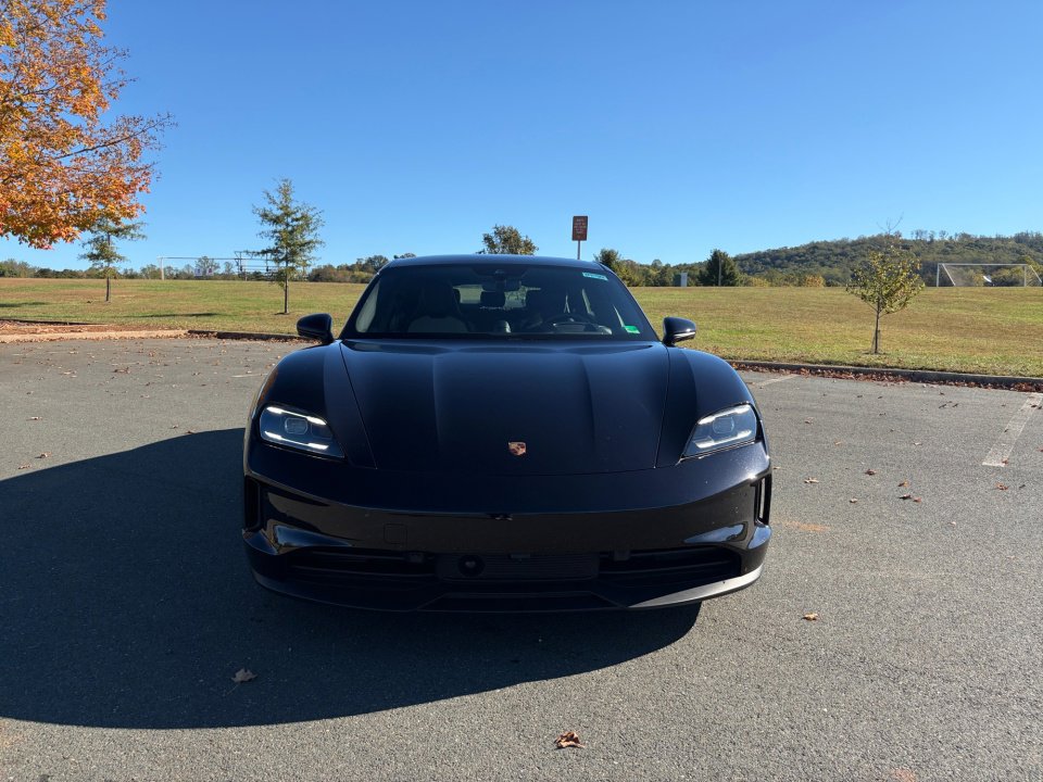 Certified 2025 Porsche Taycan image 10