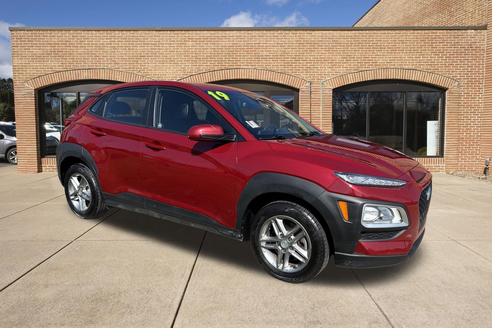 Used 2019 Hyundai Kona SE AWD/4WD image 1