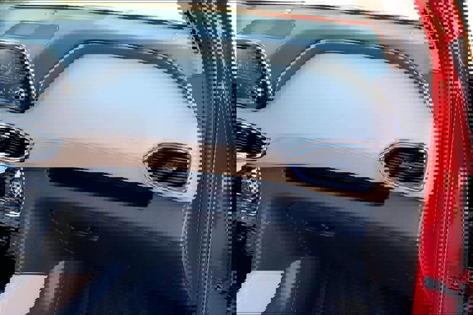 Used 2019 Hyundai Santa Fe Limited w/ Cargo Package image 17