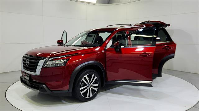 Certified 2025 Nissan Pathfinder Platinum w/ Cargo Package FWD image 30