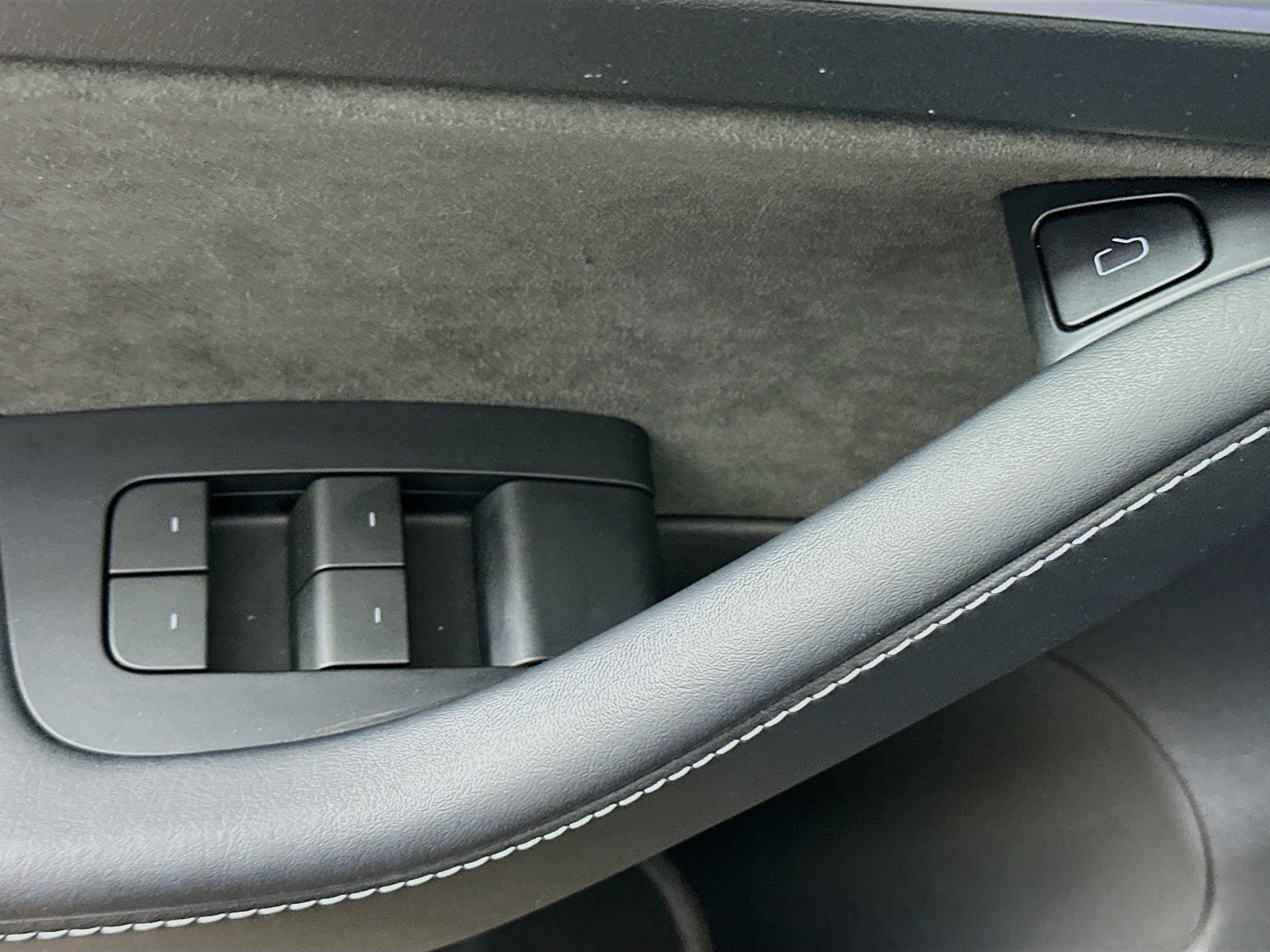 Used 2023 Tesla Model 3 Standard Range image 15