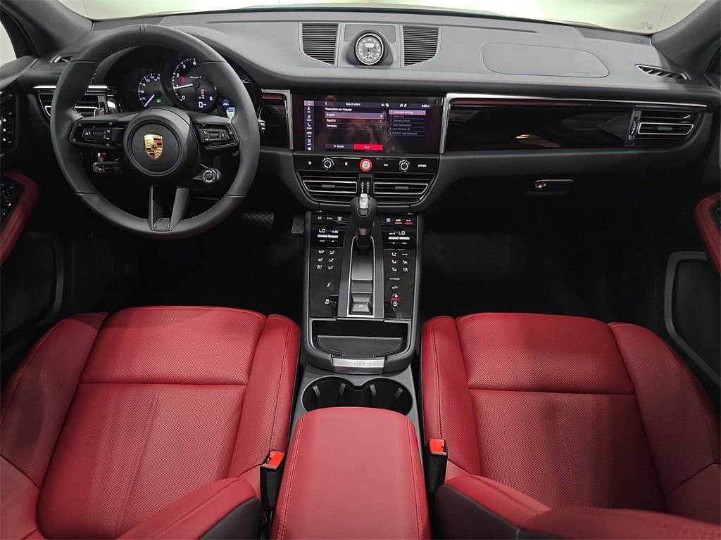 Certified 2025 Porsche Macan Turbo image 13