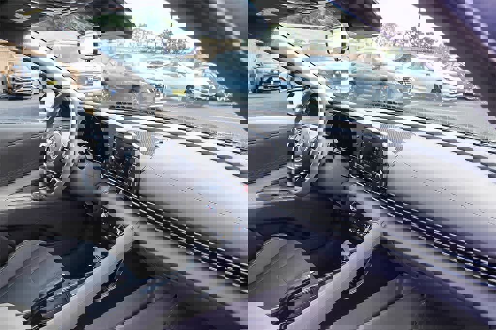 Certified 2023 Hyundai Elantra SEL image 21