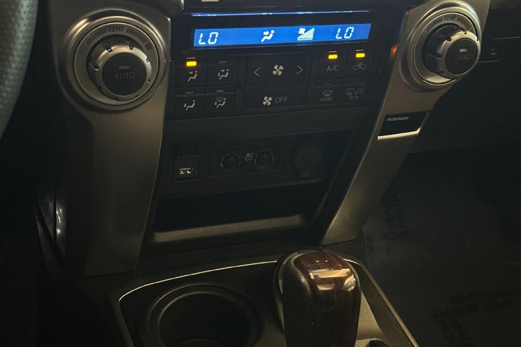 Used 2023 Toyota 4Runner Limited AWD/4WD image 22