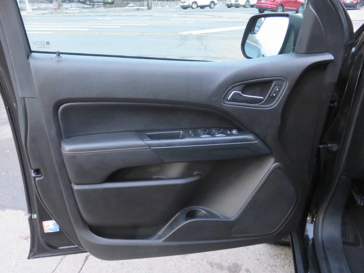 Used 2016 GMC Canyon SLE w/ All Terrain Package AWD/4WD image 25