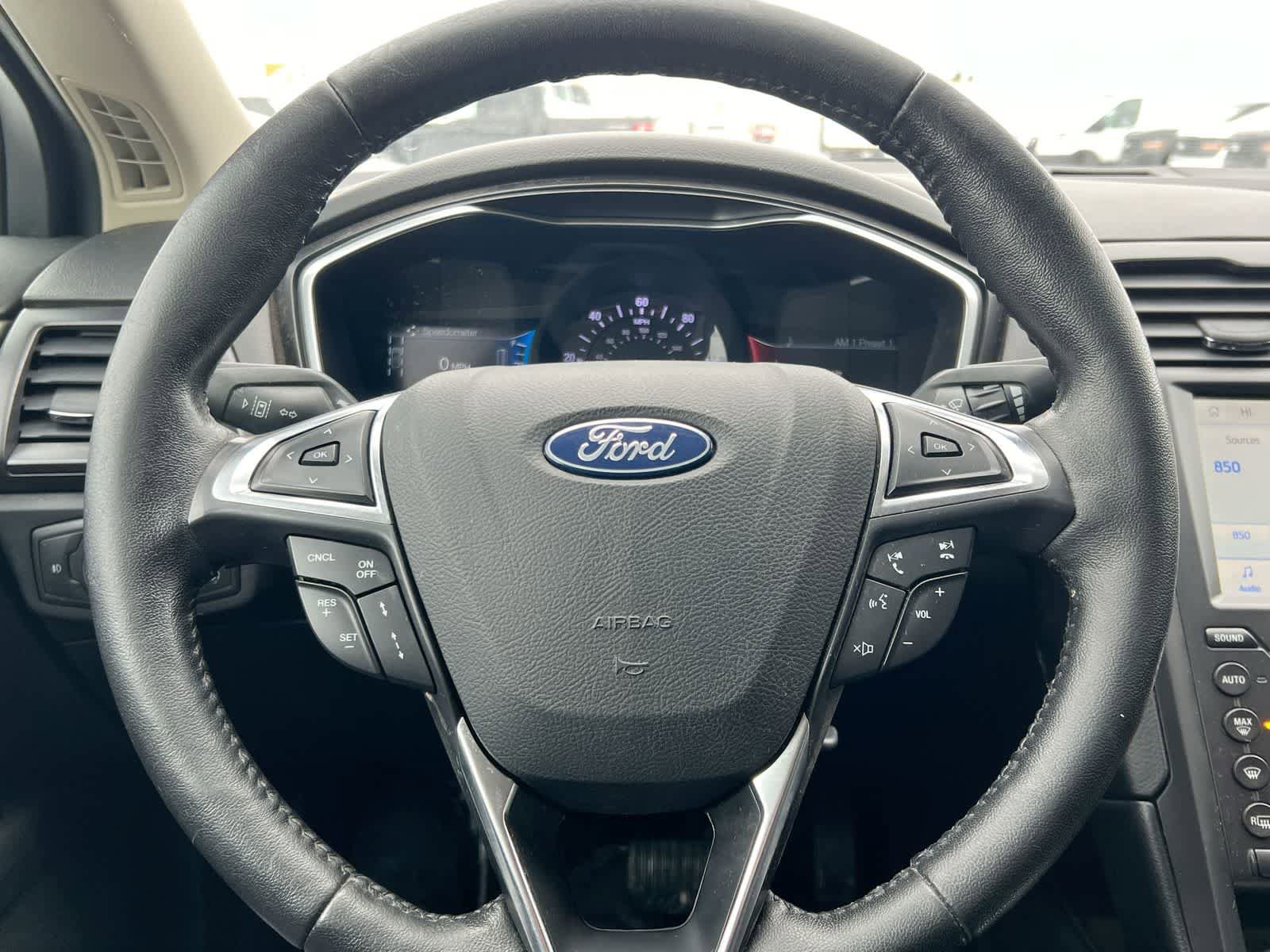 Used 2019 Ford Fusion Energi Titanium FWD image 22