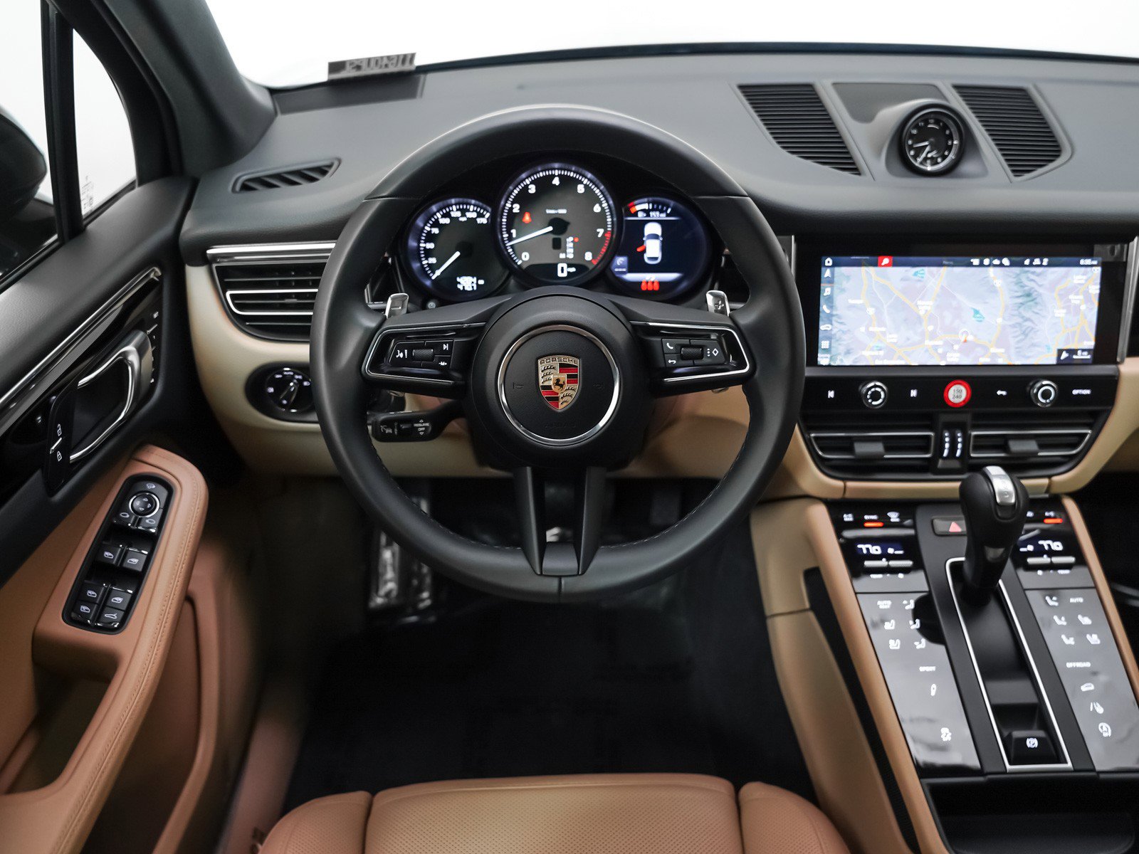 Used 2025 Porsche Macan S image 16