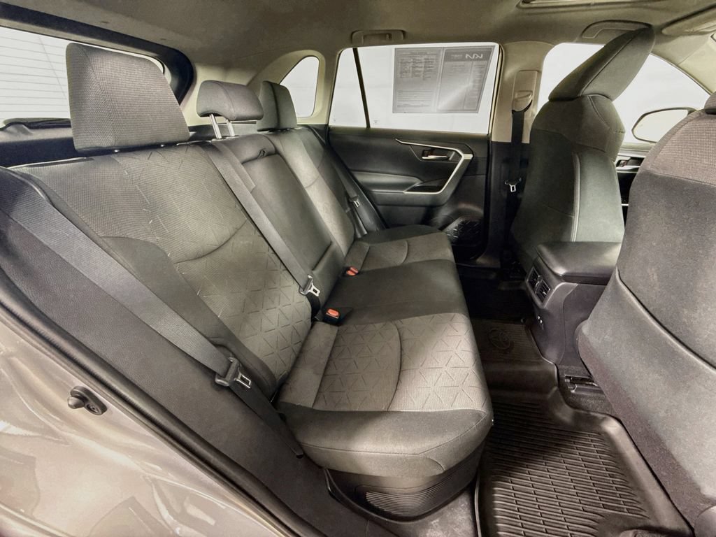 Used 2021 Toyota RAV4 XLE w/ Convenience Package AWD/4WD image 32