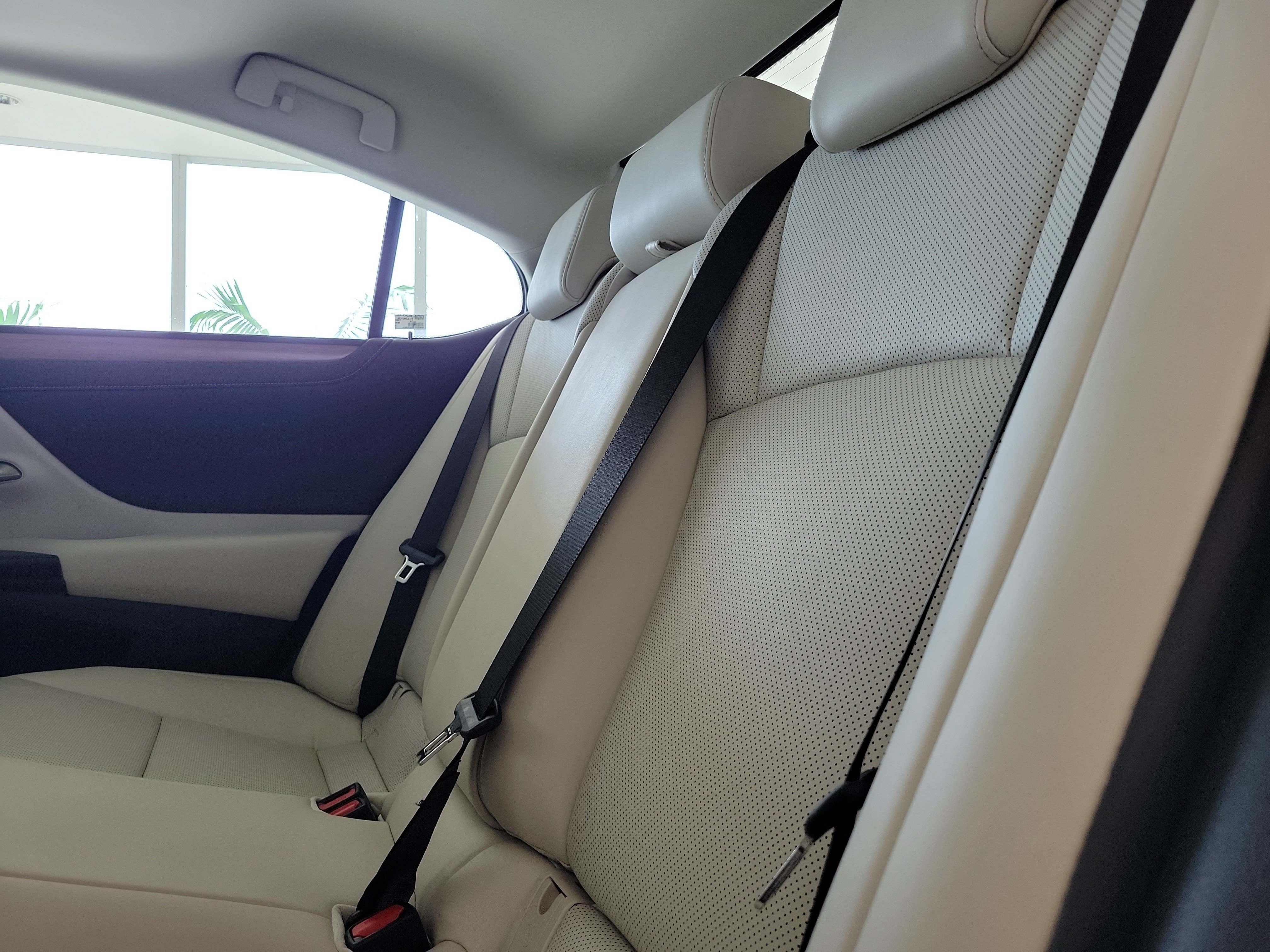 Used 2024 Lexus ES 350 w/ Premium Package FWD image 13