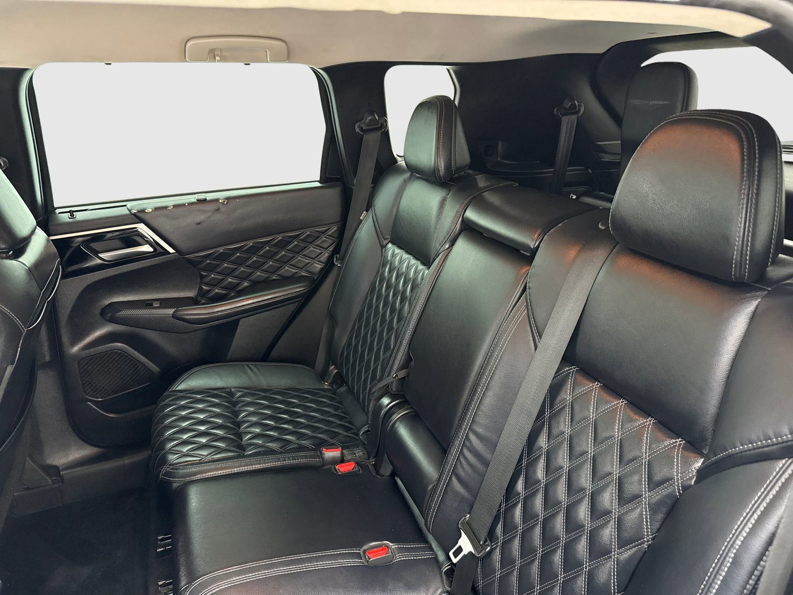 Used 2022 Mitsubishi Outlander SEL image 35