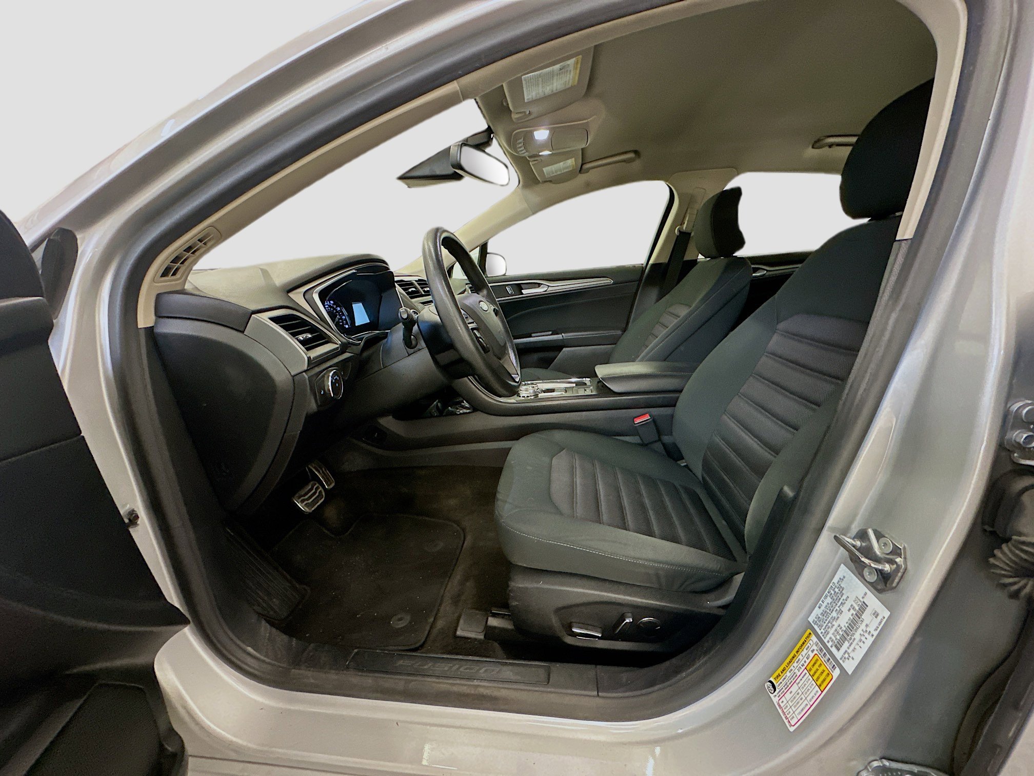 Used 2017 Ford Fusion SE image 13